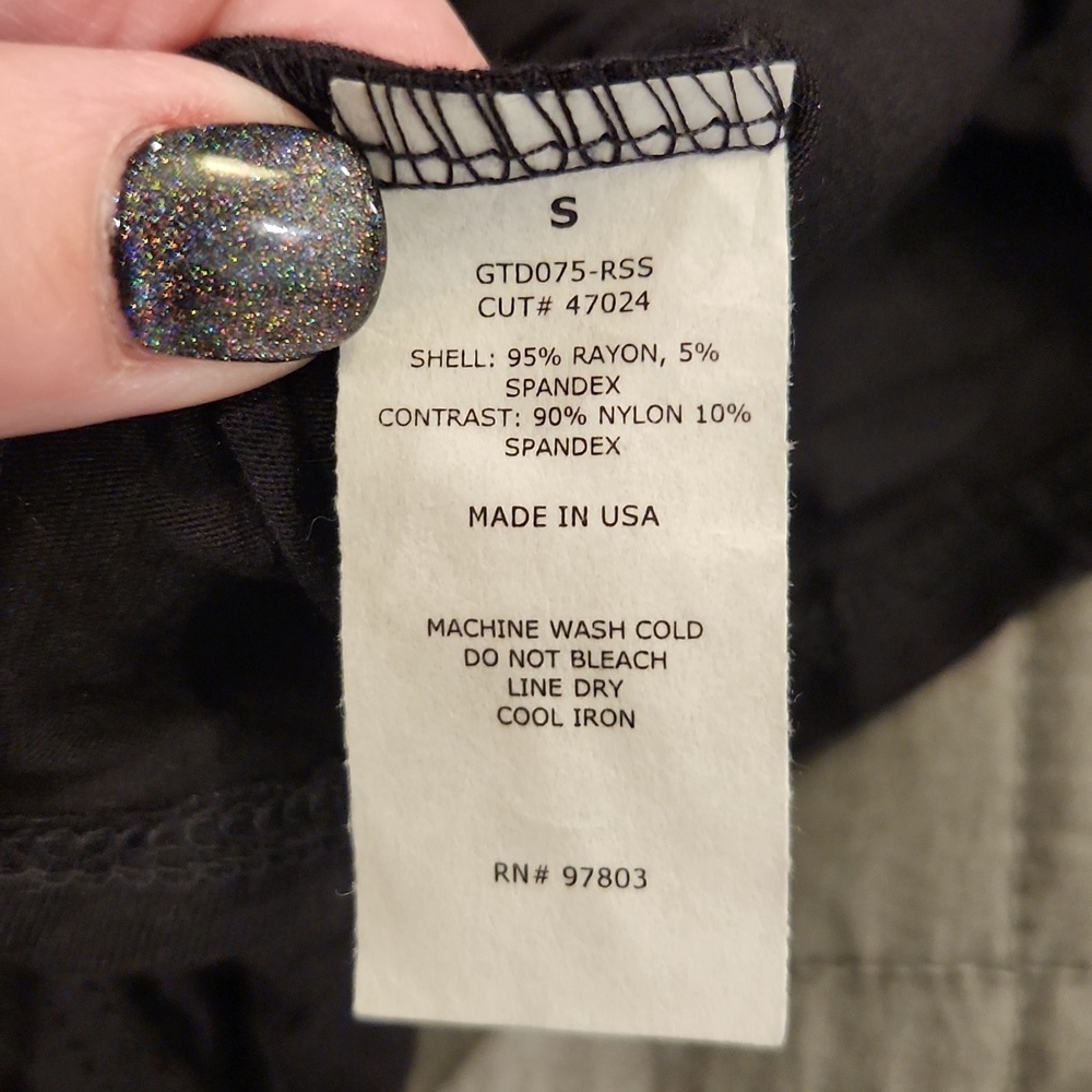Green Envelope Black Tee With 3/4 Lace Sleeves Size S! - Picture 3 of 6
